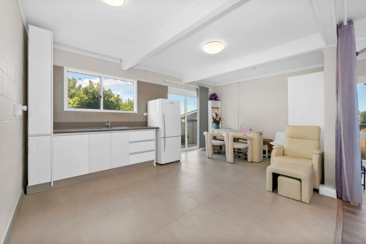 Highly Motivated Vendors, Ignore the CV, 246m2 Brick and tile 5 beds 2 baths house with carport, 55 Athens Road, Onehunga, Auckland