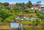 986m2 section with Sea Views, THE VENDOR IS CURRENTLY IN THE PROCESS OF OBTAINING A RESOURCE CONSENT for a four-lot subdivision with two vehicle crossings. 6 Bluff Terrace, Hillsborough, Auckland