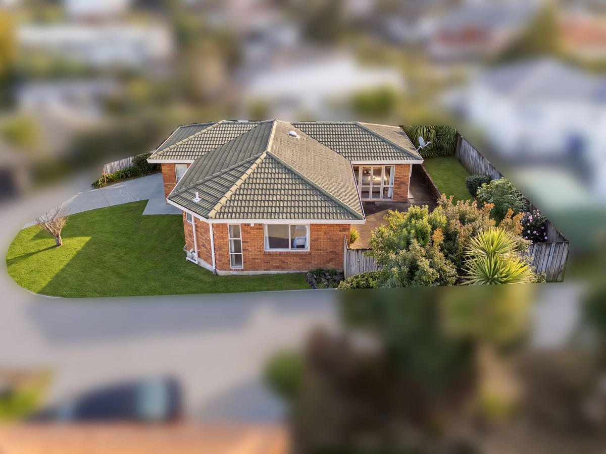 344m2 section, 130m2 Renovated Brick and tile 2 beds + study room (1.9 x 2.6M) 1 bath house with double garage, 17A Tirimoana Road, Te Atatu South, Auckland