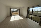 For rent, No smoking allowed. Pets considered on request. 3 beds 2 baths townhouse with car park, available now, 71A Cornwall Road, Papatoetoe, Auckland