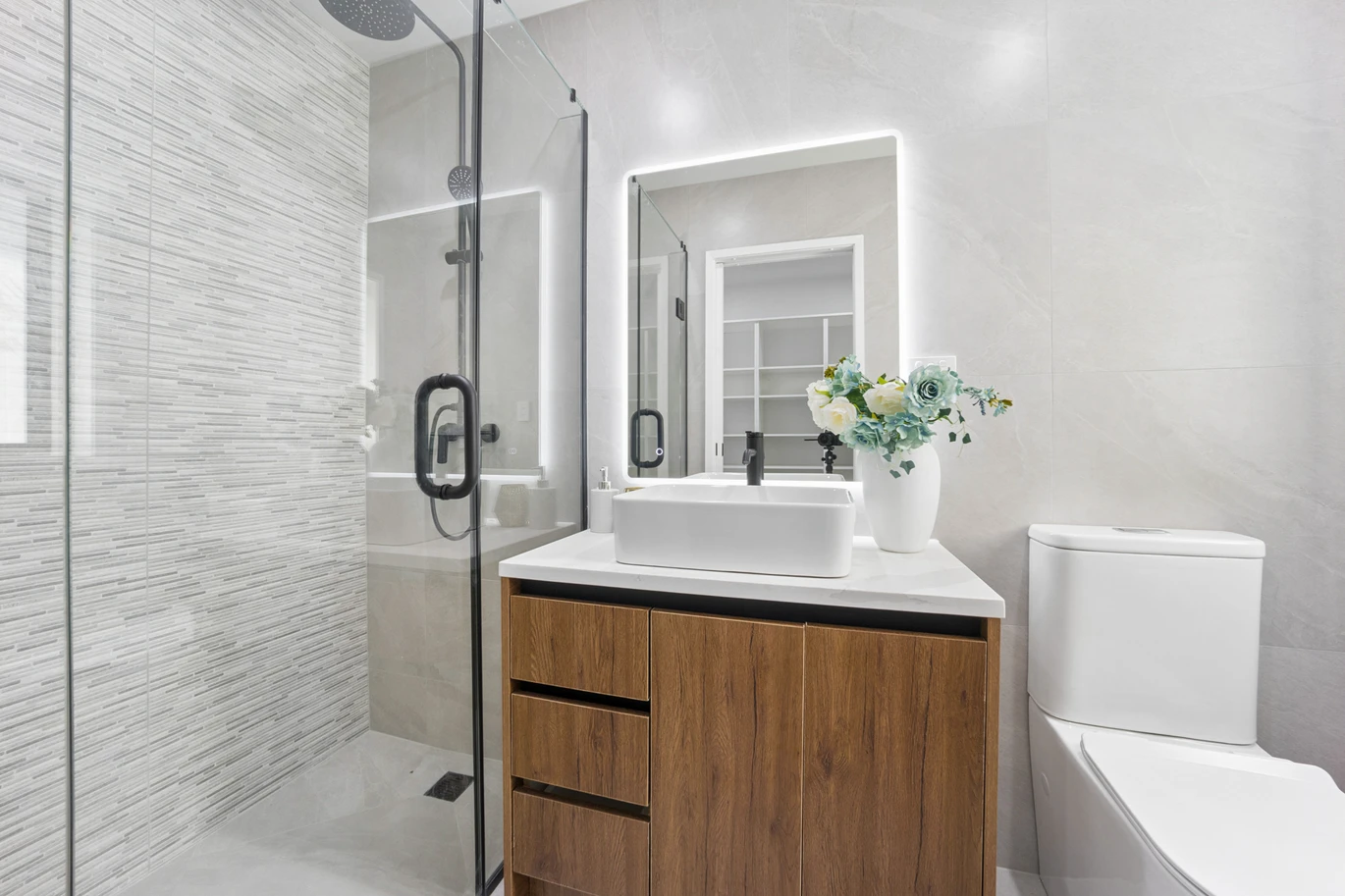 Brandnew standalone 3 beds 2.5 baths home with garage, 20C Castleford Street Green Bay, Auckland