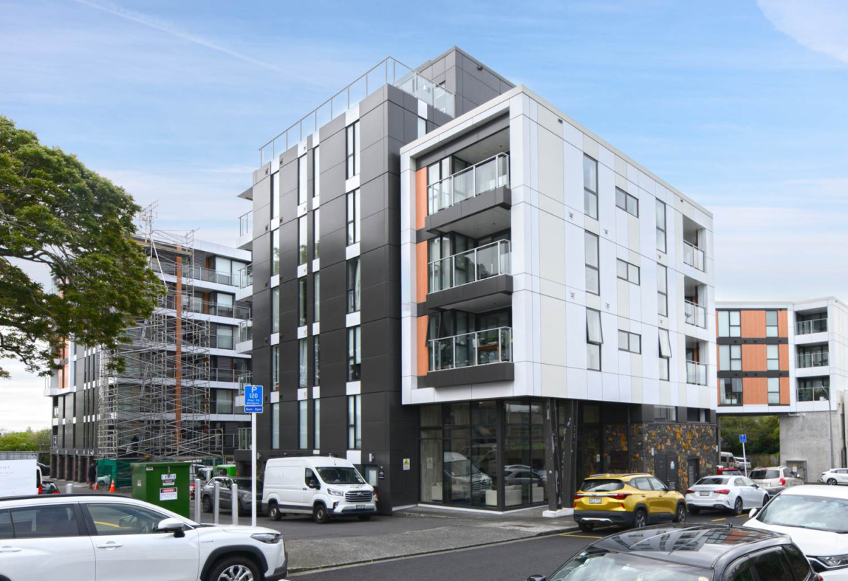Double Grammar school zone (AGS & EGGS), 61m2 2 beds 2 baths apartment, 0.3 km to Auckland Grammar, Easy walks to Newmarket, 106/10 Lion Place, Epsom, Auckland