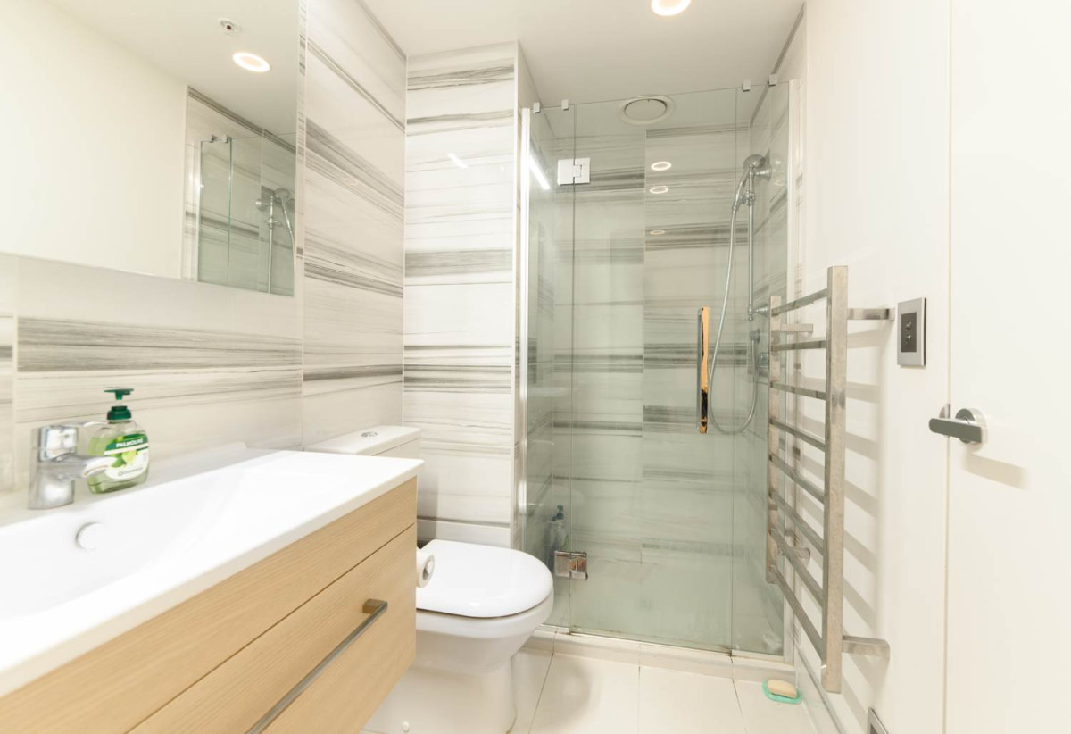 Double Grammar school zone (AGS & EGGS), 61m2 2 beds 2 baths apartment, 0.3 km to Auckland Grammar, Easy walks to Newmarket, 106/10 Lion Place, Epsom, Auckland