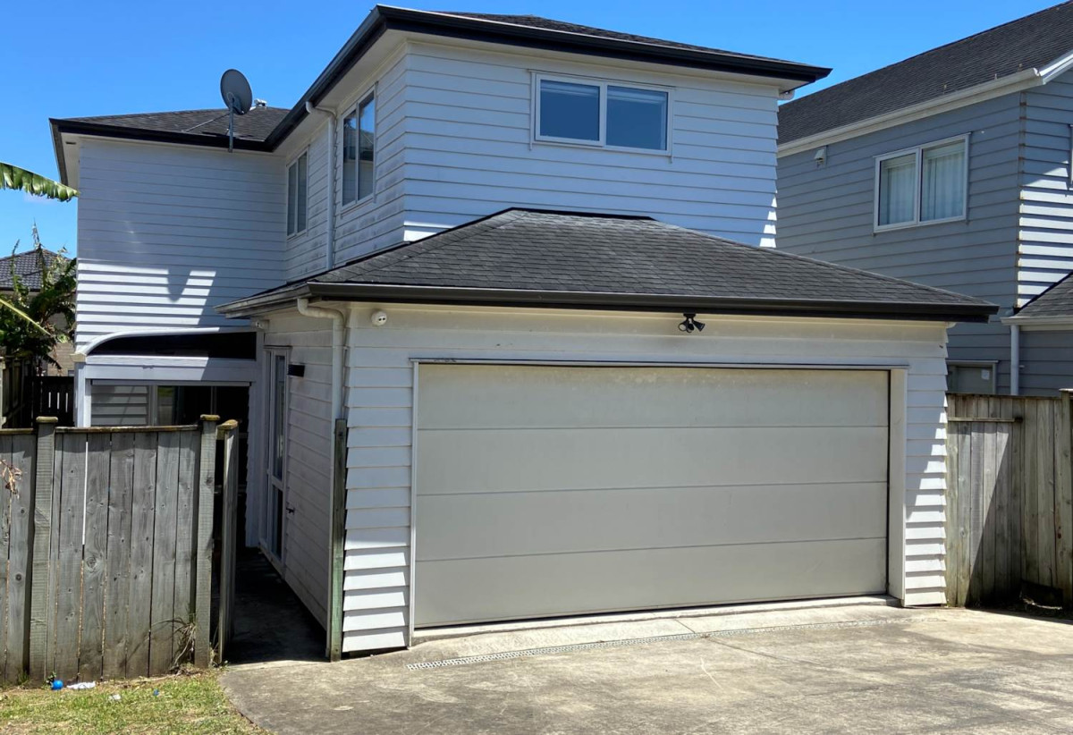 For rent, 5 beds (2 ensuites) 3.5 baths house with double garage, available 7th September, 4 Calcite Avenue, Flat Bush, Auckland