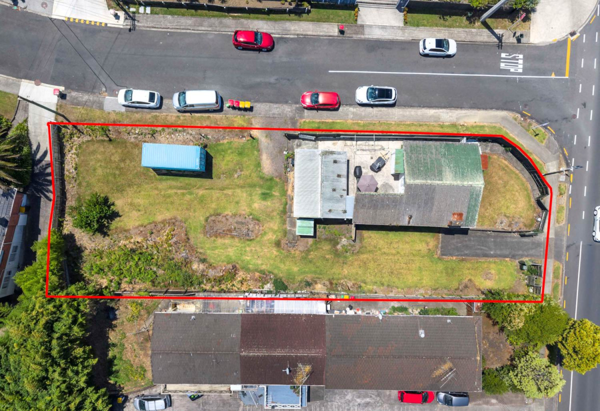 996m2 section, Prime location, 2 bed 1.5 baths house with a garage that has been converted into a versatile workshop and additional flexible spaces, 80 Alfriston Road, Manurewa East, Auckland