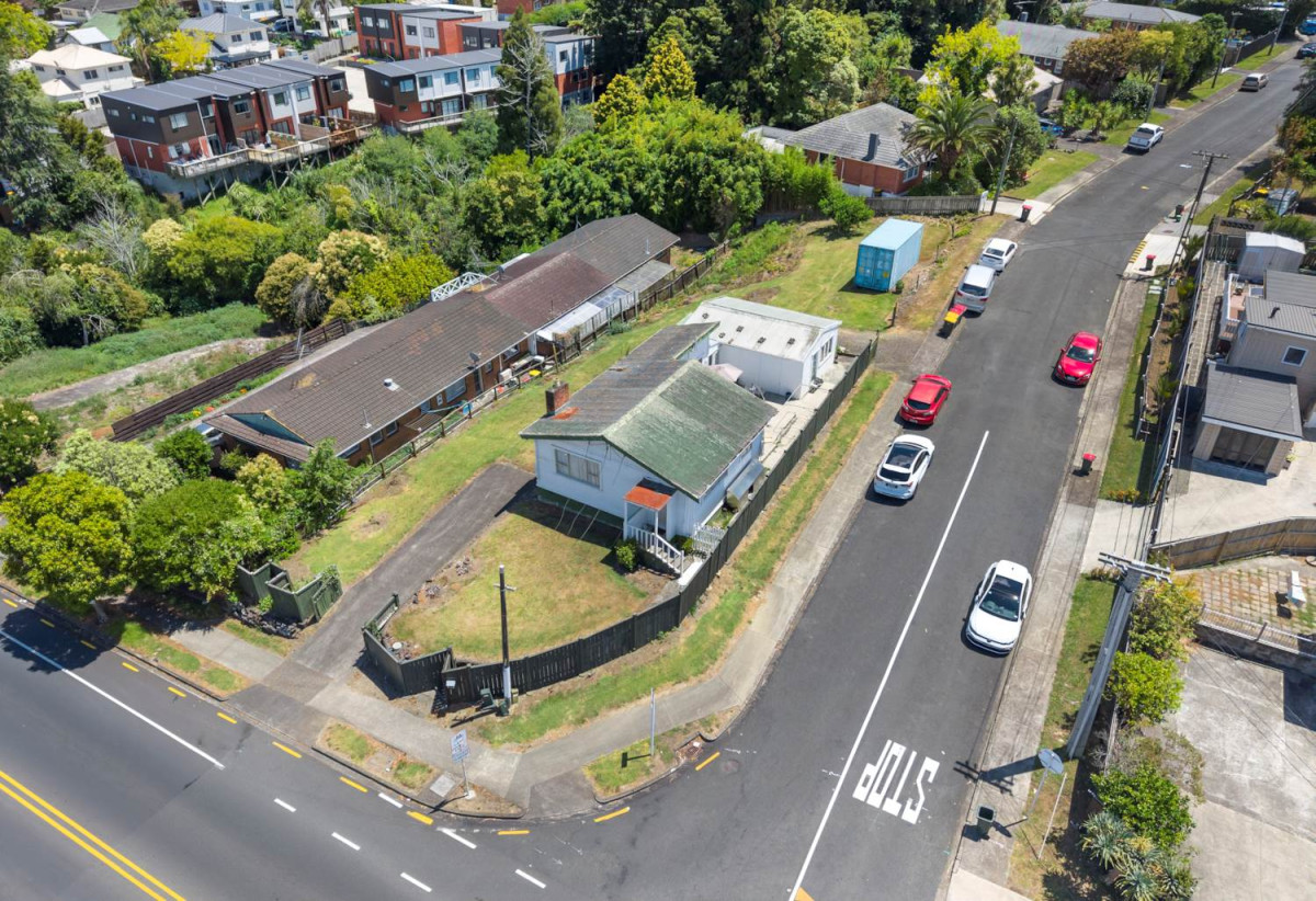 996m2 section, Prime location, 2 bed 1.5 baths house with a garage that has been converted into a versatile workshop and additional flexible spaces, 80 Alfriston Road, Manurewa East, Auckland