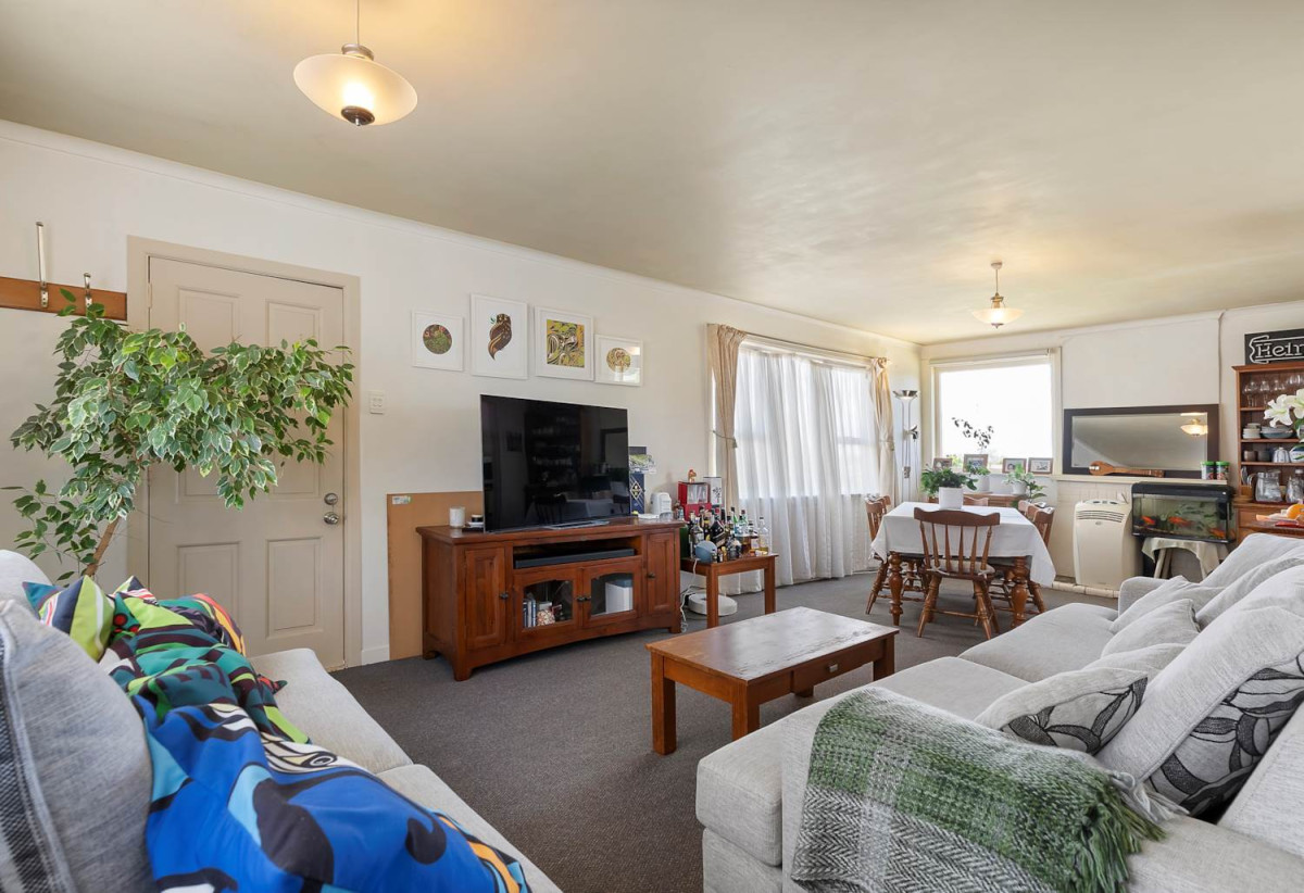 996m2 section, Prime location, 2 bed 1.5 baths house with a garage that has been converted into a versatile workshop and additional flexible spaces, 80 Alfriston Road, Manurewa East, Auckland