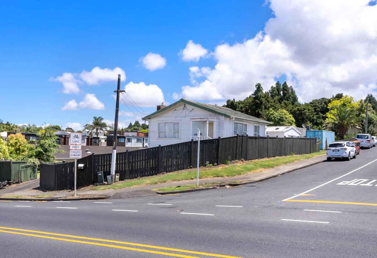 996m2 section, Prime location, 2 bed 1.5 baths house with a garage that has been converted into a versatile workshop and additional flexible spaces, 80 Alfriston Road, Manurewa East, Auckland