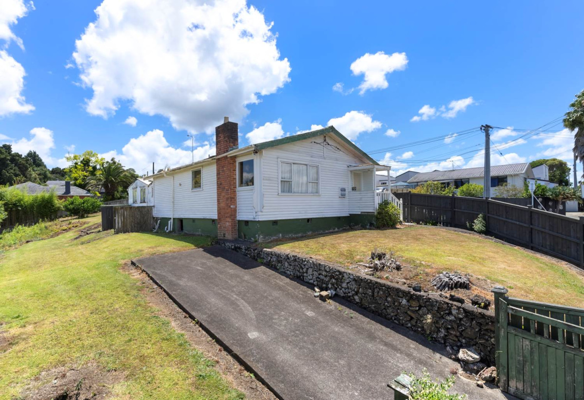 996m2 section, Prime location, 2 bed 1.5 baths house with a garage that has been converted into a versatile workshop and additional flexible spaces, 80 Alfriston Road, Manurewa East, Auckland