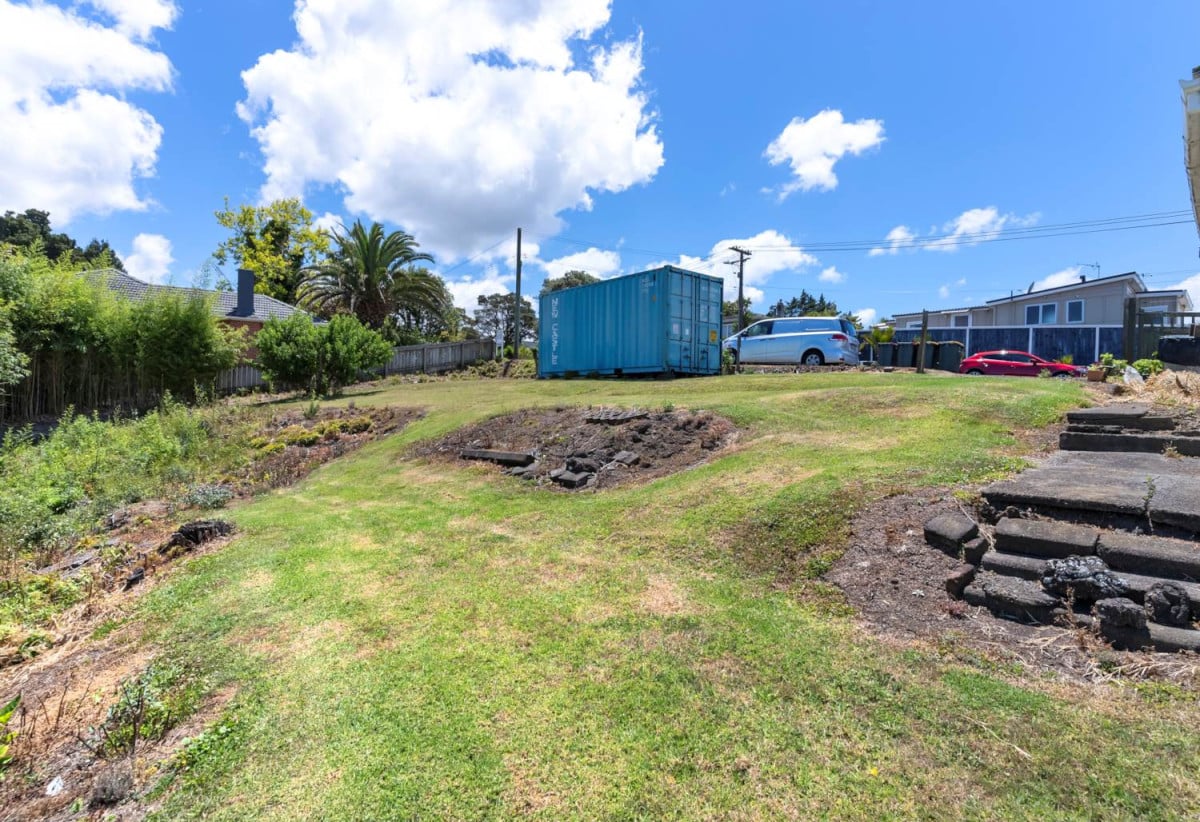 996m2 section, Prime location, 2 bed 1.5 baths house with a garage that has been converted into a versatile workshop and additional flexible spaces, 80 Alfriston Road, Manurewa East, Auckland