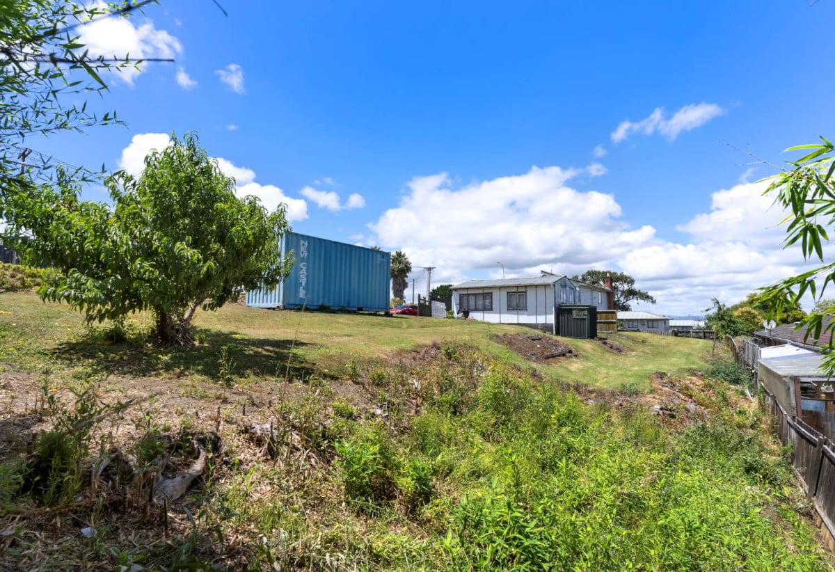 996m2 section, Prime location, 2 bed 1.5 baths house with a garage that has been converted into a versatile workshop and additional flexible spaces, 80 Alfriston Road, Manurewa East, Auckland