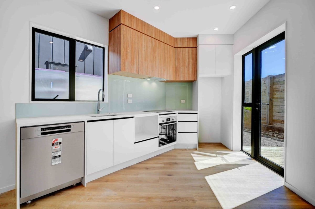 Brandnew standalone 2 beds 1.5 baths home with car park, 19 Aratuhia Lane, Papakura, Auckland