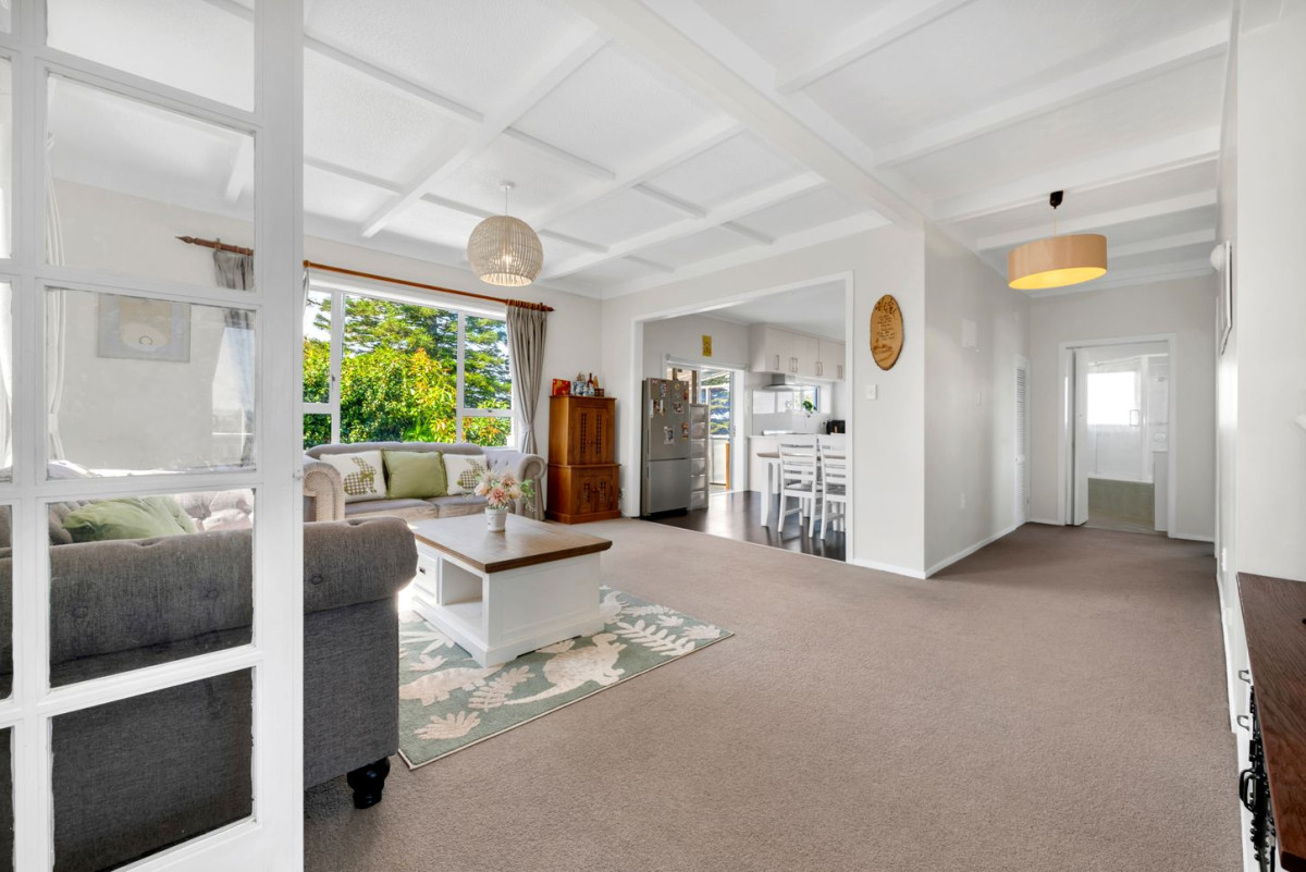 Highly Motivated Vendors, Ignore the CV, 246m2 Brick and tile 5 beds 2 baths house with carport, 55 Athens Road, Onehunga, Auckland