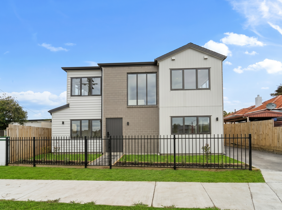 Brandnew 4 beds 3.5 baths home with garage, 5/35 Royton Avenue, Mangere East, Auckland