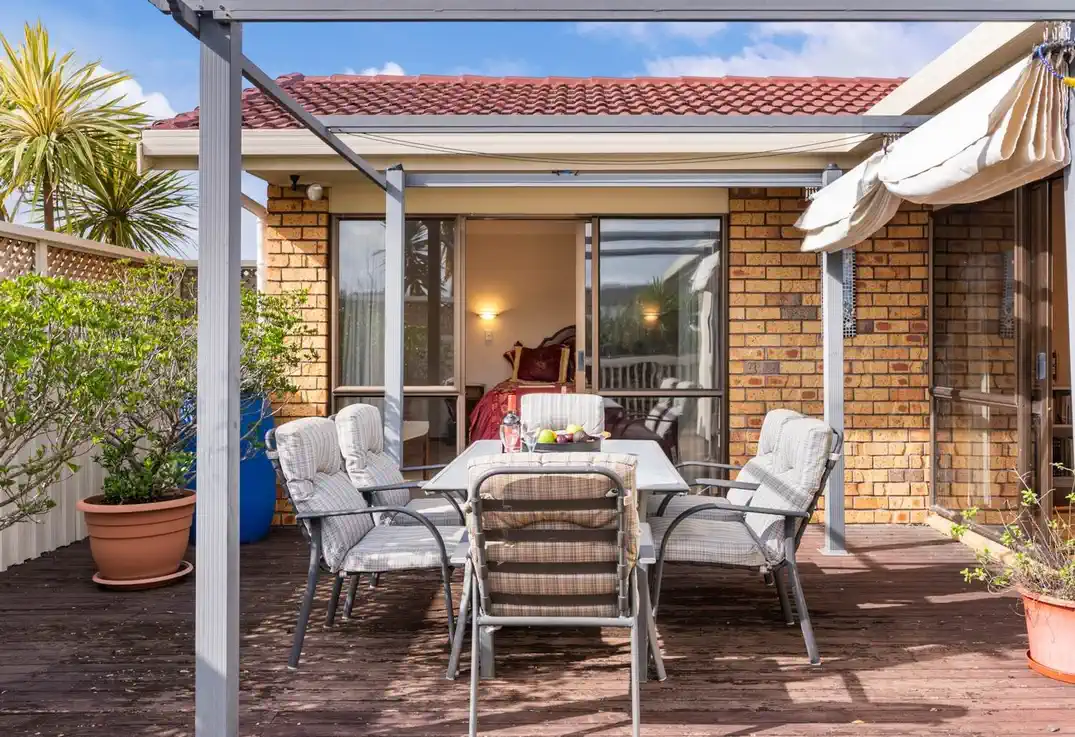 For rent, No pets, no smokers, 3 beds 2 baths house with double garage, available from 14th August, 16 Hayes Place, Half Moon Bay, Auckland