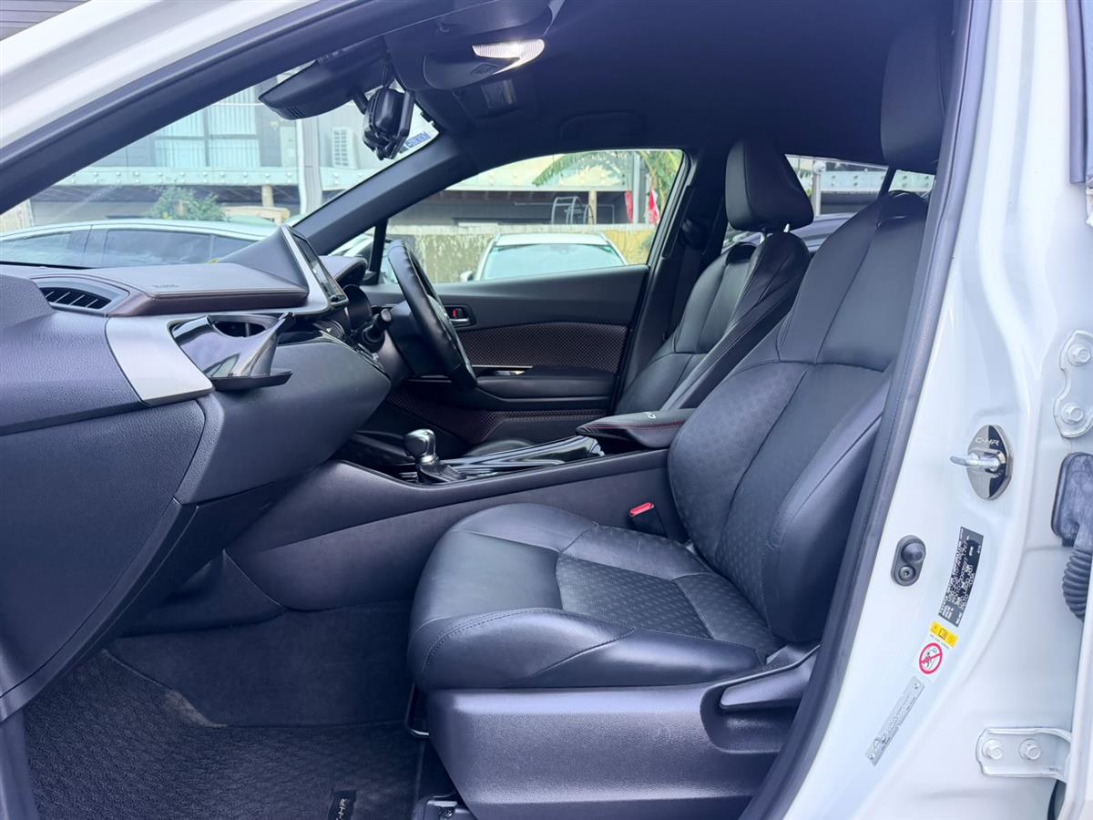 2017 Toyota C-HR G PACKAGE**BODY KIT RV/SUV Automatic, Hybrid, 1,797 cc, 83,198 km