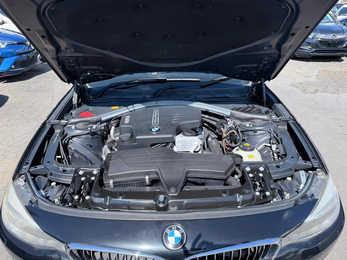 2013 BMW 320i **GT**Leather Seats**Reversing Camera* Sedan Automatic, 1,997 cc, 81,797 km