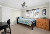 574m2 section, 5 beds 2 baths house with double garage, 19 Kendrick Place Blockhouse Bay, Auckland