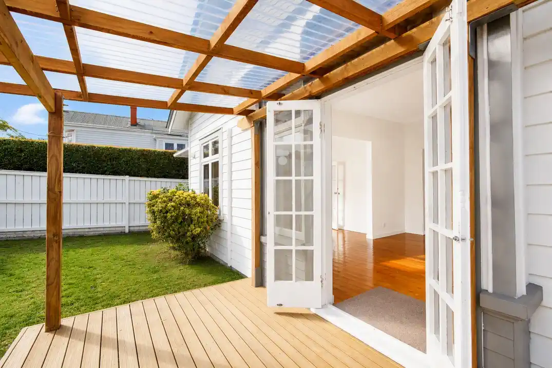 For rent, Double Grammar school zone (AGS & EGGS), Pet Friendly, 4 beds 2 baths house with 4 car parks, Available from 1st September, 46 Armadale Road, Remuera, Auckland
