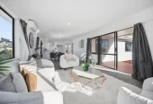 424m2 section, Renovated 3 beds 1 bath house with carport, 20A Glynnbrooke Street Te Atatu South, Auckland