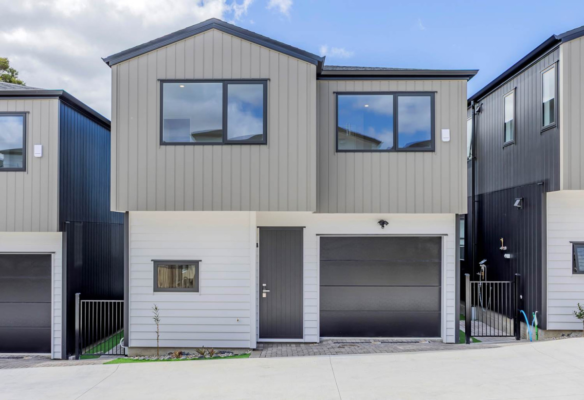 Currently tenanted until April 2027, Standalone 3 beds 2.5 baths home garage, Enjoy total peace of mind with a 10-Year Master Build Guarantee, Lot 8/7 Edgerton Road, Te Atatu Peninsula, Auckland