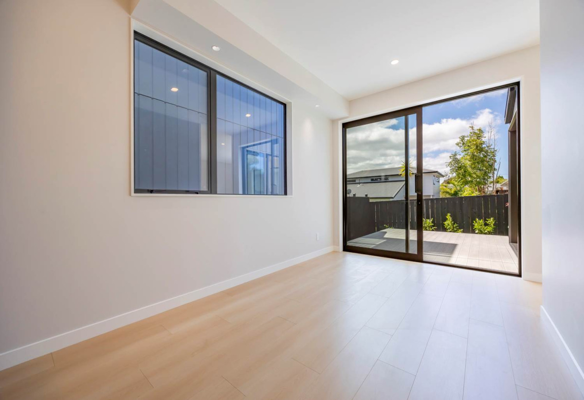 Currently tenanted until April 2027, Standalone 3 beds 2.5 baths home garage, Enjoy total peace of mind with a 10-Year Master Build Guarantee, Lot 10/7 Edgerton Road, Te Atatu Peninsula, Auckland