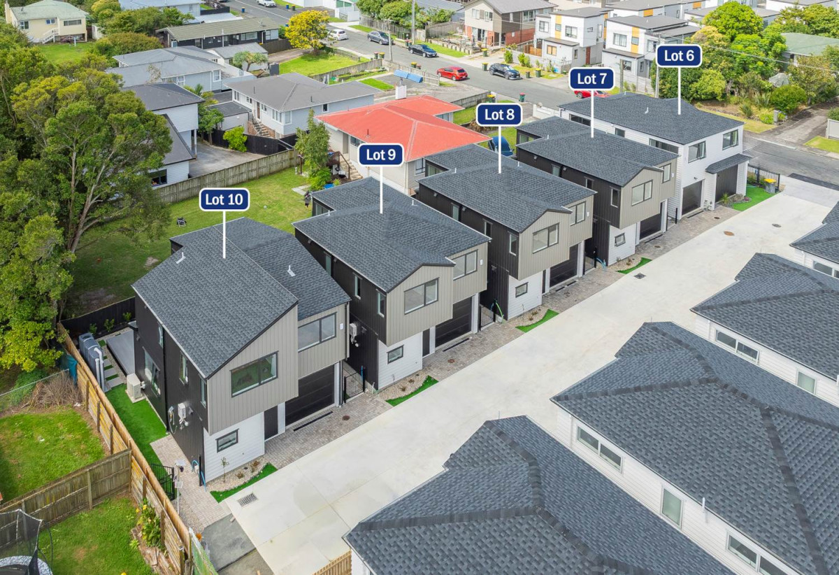 Currently tenanted until April 2027, Standalone 3 beds 2.5 baths home garage, Enjoy total peace of mind with a 10-Year Master Build Guarantee, Lot 7/7 Edgerton Road, Te Atatu Peninsula, Auckland