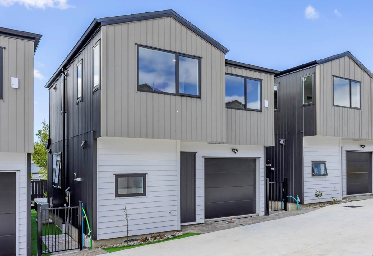 Currently tenanted until April 2027, Standalone 3 beds 2.5 baths home garage, Enjoy total peace of mind with a 10-Year Master Build Guarantee, Lot 7/7 Edgerton Road, Te Atatu Peninsula, Auckland