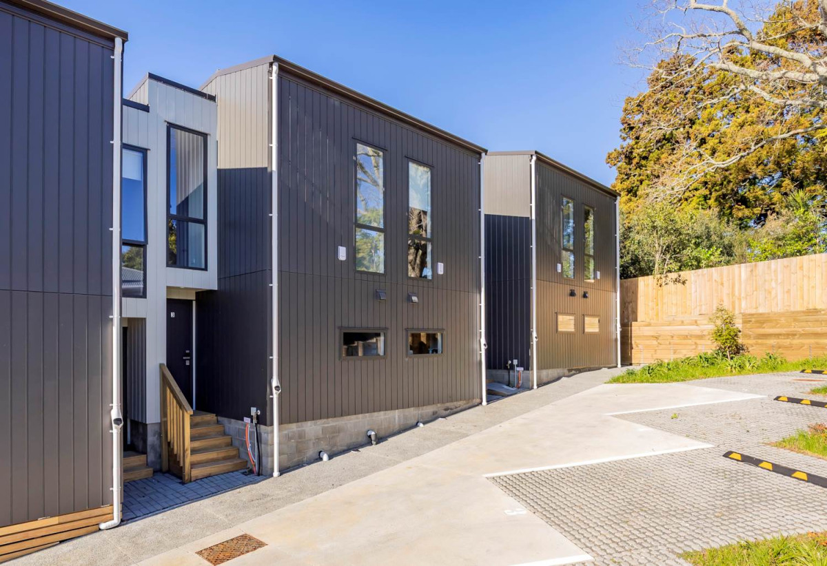 Stylish Quality-Built Townhouse–Move In or Invest, Freehold 3 bed 2 baths home with car park, no Body Corp or additional fees, Reliable tenants in place, Vacant possession possible after July 2026, 1/14 Freyberg Place, Howick, Auckland