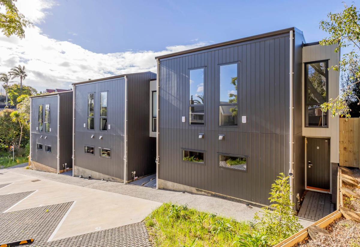 Stylish Quality-Built Townhouse–Move In or Invest, Freehold 3 bed 2 baths home with car park, no Body Corp or additional fees, Reliable tenants in place, Vacant possession possible after July 2026, 1/14 Freyberg Place, Howick, Auckland