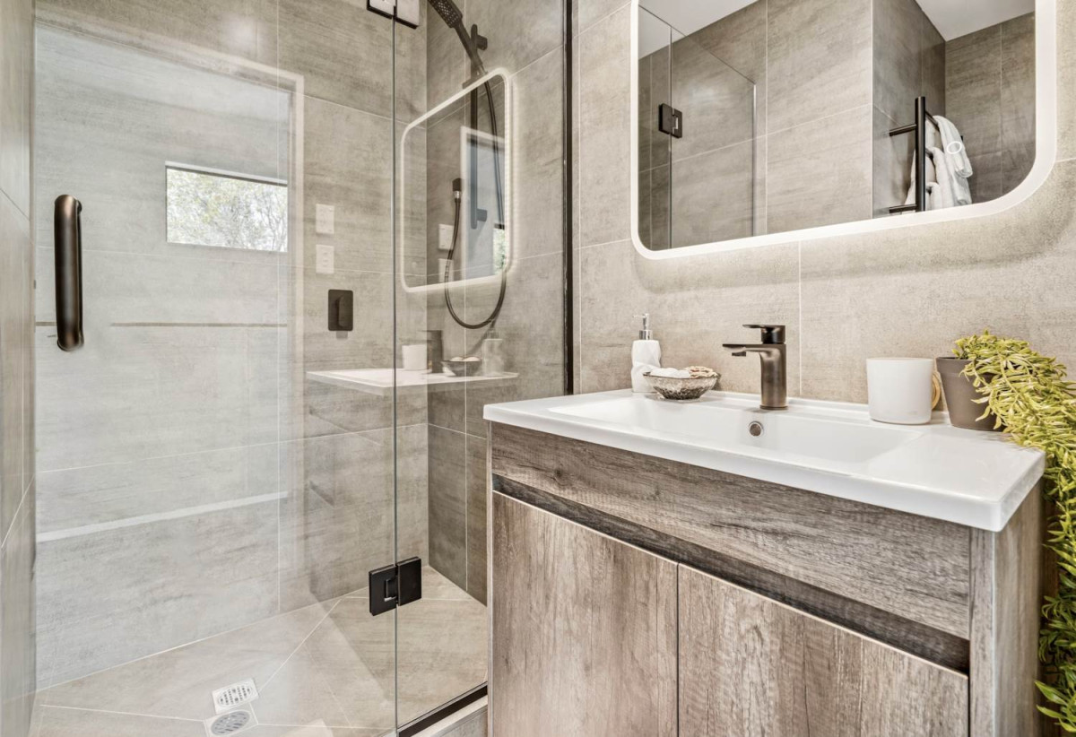 Stylish Quality-Built Townhouse–Move In or Invest, Freehold 3 bed 2 baths home with car park, no Body Corp or additional fees, Reliable tenants in place, Vacant possession possible after July 2026, 2/14 Freyberg Place, Howick, Auckland
