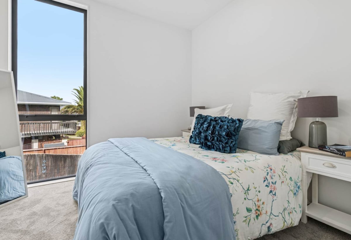 Stylish Quality-Built Townhouse–Move In or Invest, Freehold 3 bed 2 baths home with car park, no Body Corp or additional fees, Reliable tenants in place, Vacant possession possible after July 2026, 1/14 Freyberg Place, Howick, Auckland