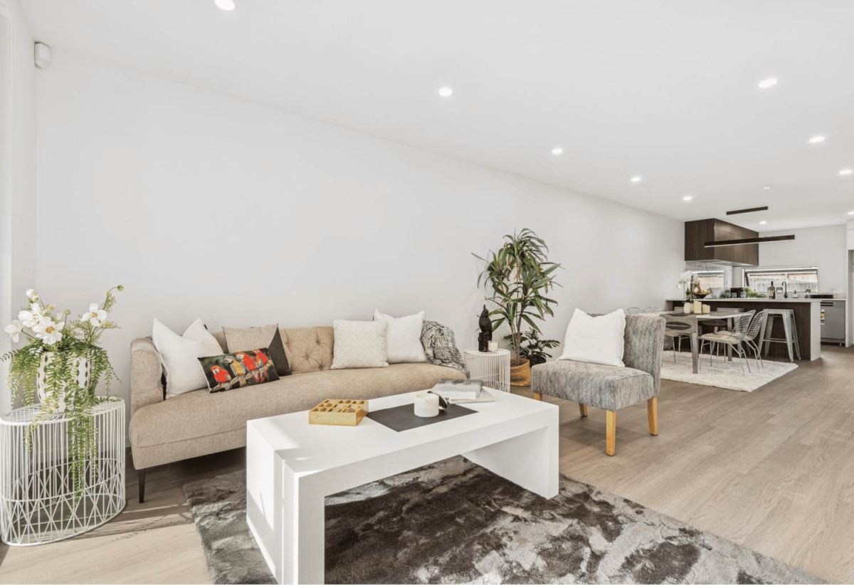 Stylish Quality-Built Townhouse–Move In or Invest, Freehold 3 bed 2 baths home with car park, no Body Corp or additional fees, Reliable tenants in place, Vacant possession possible after July 2026, 2/14 Freyberg Place, Howick, Auckland