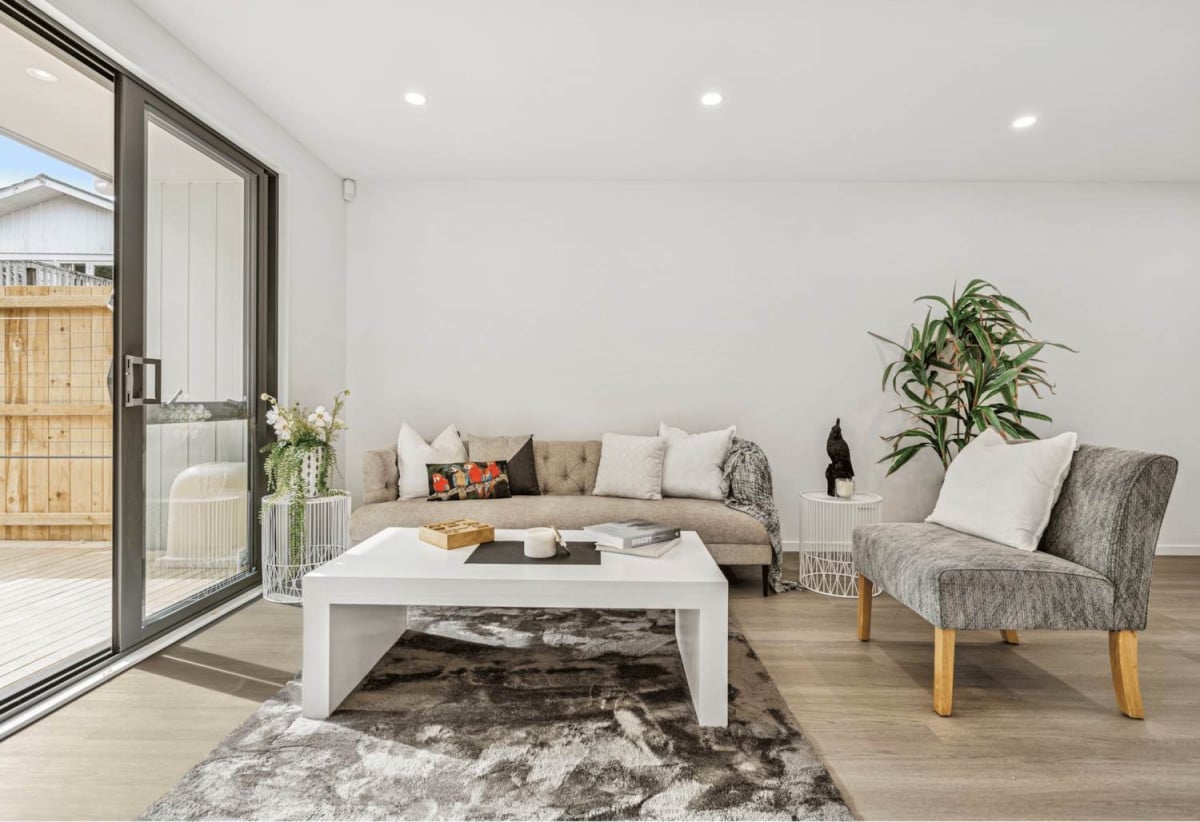 Stylish Quality-Built Townhouse–Move In or Invest, Freehold 3 bed 2 baths home with car park, no Body Corp or additional fees, Reliable tenants in place, Vacant possession possible after July 2026, 2/14 Freyberg Place, Howick, Auckland