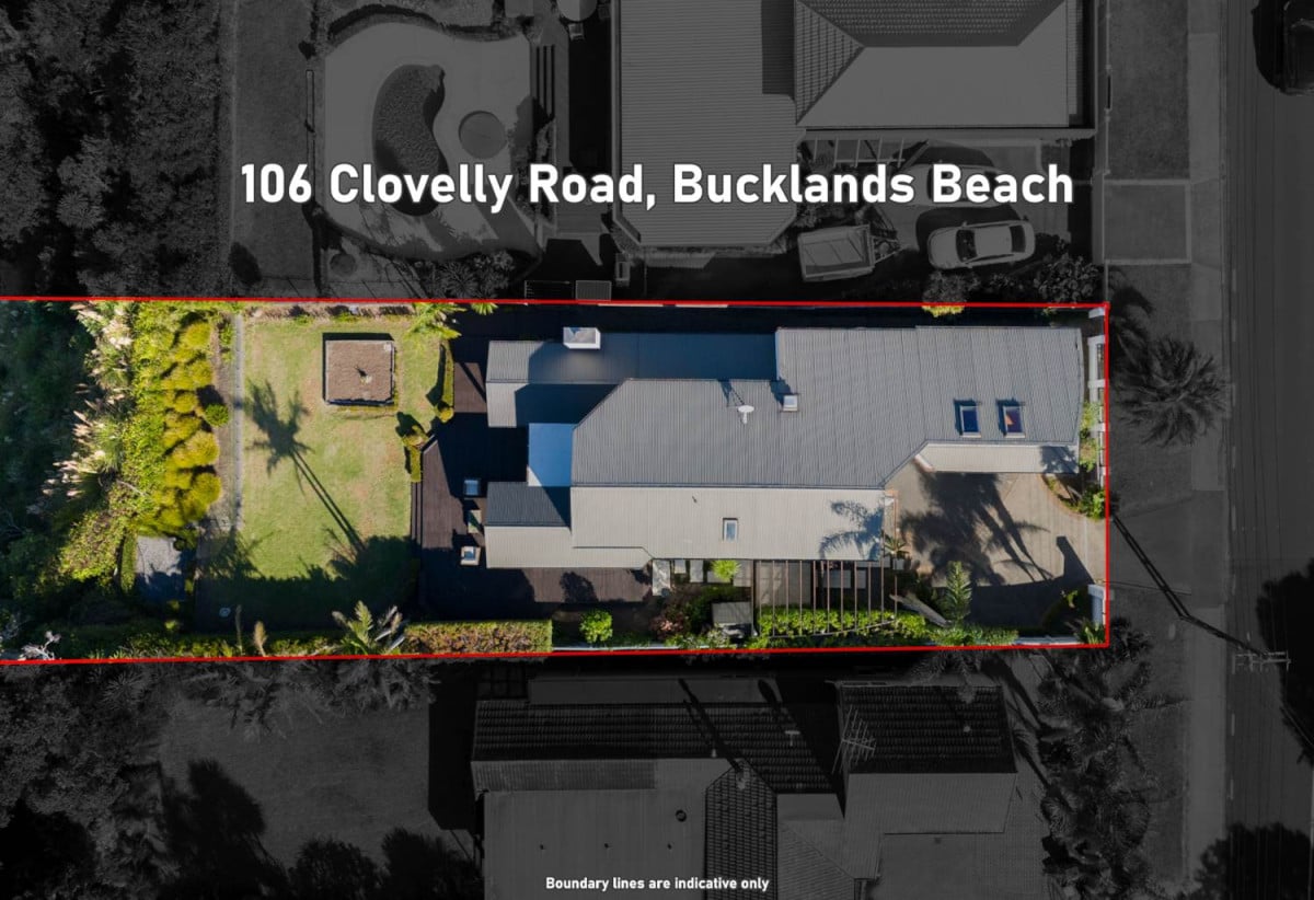 1037m2 section, Sea Views, Macleans College zone, 4 beds + Large office room 3.5 baths house with double garage, 106 Clovelly Road, Bucklands Beach, Auckland
