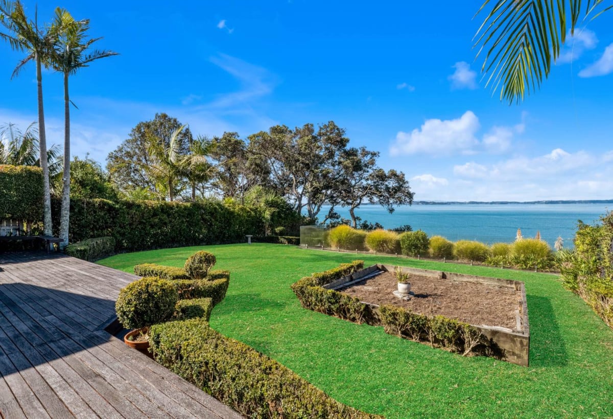 1037m2 section, Sea Views, Macleans College zone, 4 beds + Large office room 3.5 baths house with double garage, 106 Clovelly Road, Bucklands Beach, Auckland