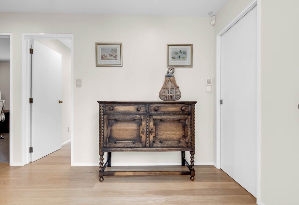 1037m2 section, Sea Views, Macleans College zone, 4 beds + Large office room 3.5 baths house with double garage, 106 Clovelly Road, Bucklands Beach, Auckland
