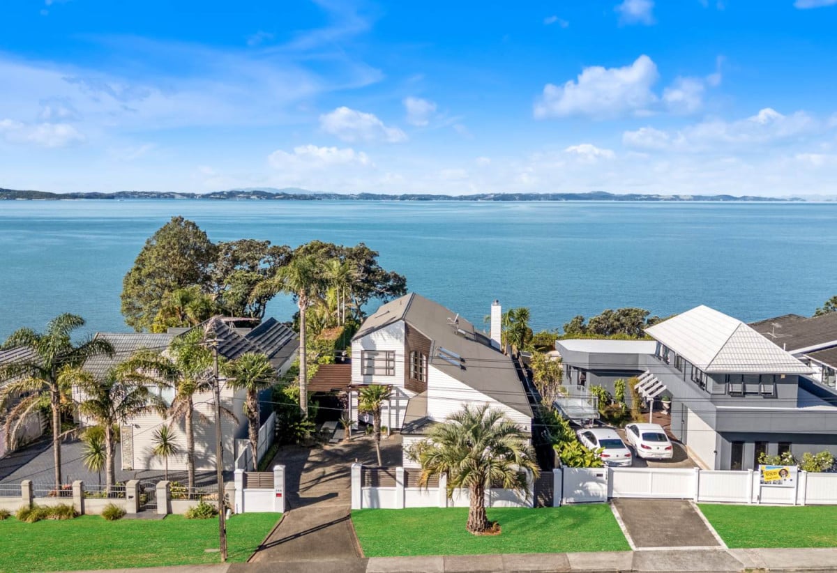 1037m2 section, Sea Views, Macleans College zone, 4 beds + Large office room 3.5 baths house with double garage, 106 Clovelly Road, Bucklands Beach, Auckland