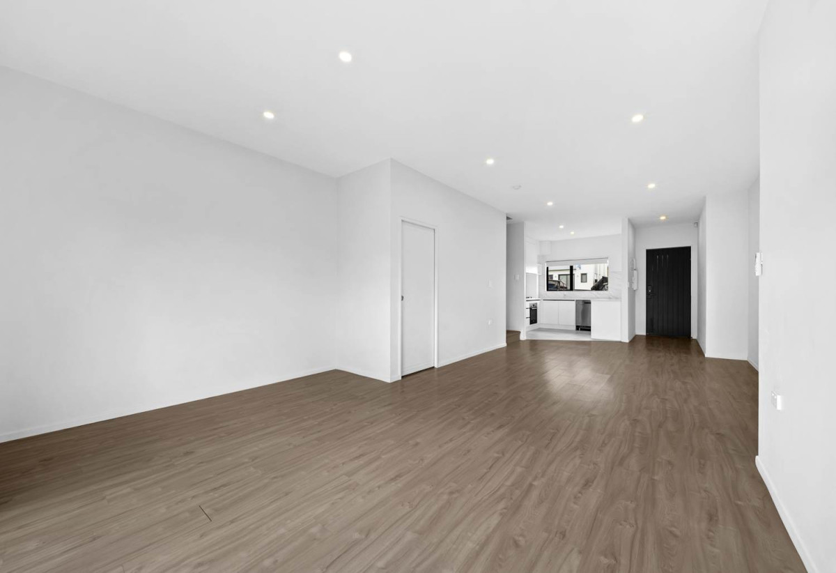 225m2 section with views, 3beds 2.5 baths home with deck, graden and car park, 39B Crestview Rise, Papakura, Auckland
