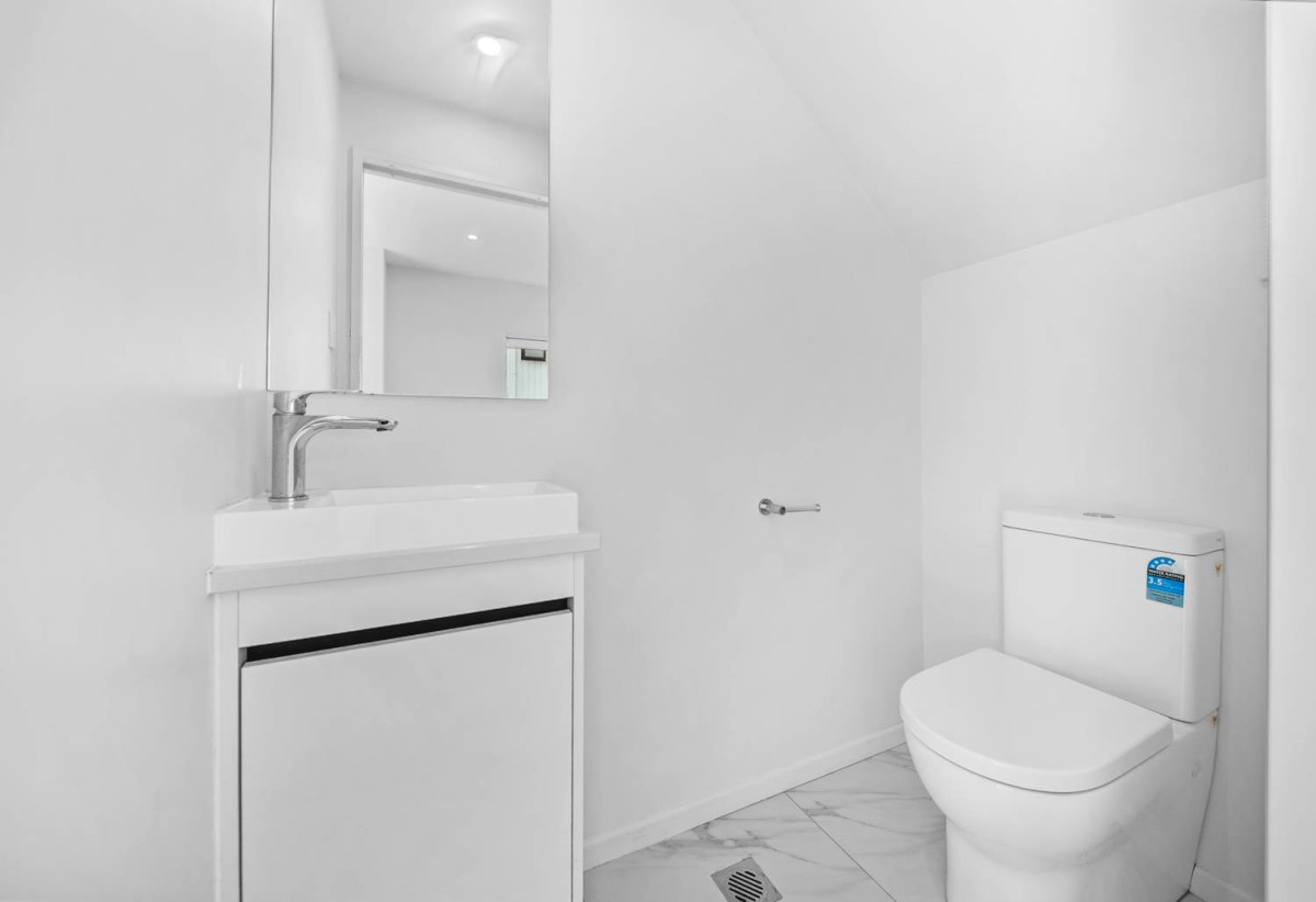 225m2 section with views, 3beds 2.5 baths home with deck, graden and car park, 39B Crestview Rise, Papakura, Auckland