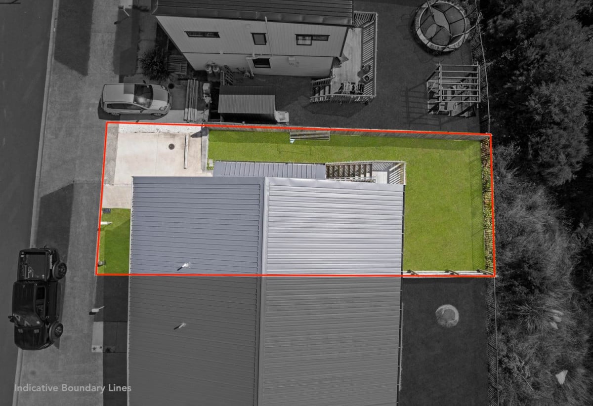 225m2 section with views, 3beds 2.5 baths home with deck, graden and car park, 39B Crestview Rise, Papakura, Auckland