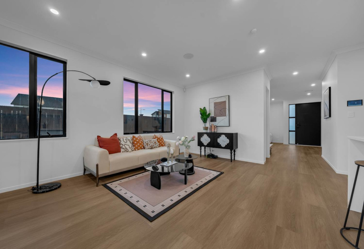 2 kitchens, Brandnew 5 beds 4.5 baths house with double garage and 1 bed granny, 34 Emerald Avenue, Karaka, Auckland