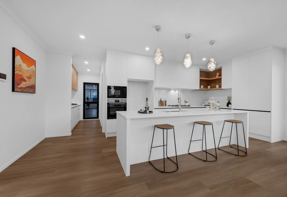 2 kitchens, Brandnew 5 beds 4.5 baths house with double garage and 1 bed granny, 34 Emerald Avenue, Karaka, Auckland