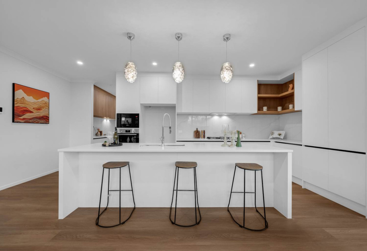 2 kitchens, Brandnew 5 beds 4.5 baths house with double garage and 1 bed granny, 34 Emerald Avenue, Karaka, Auckland