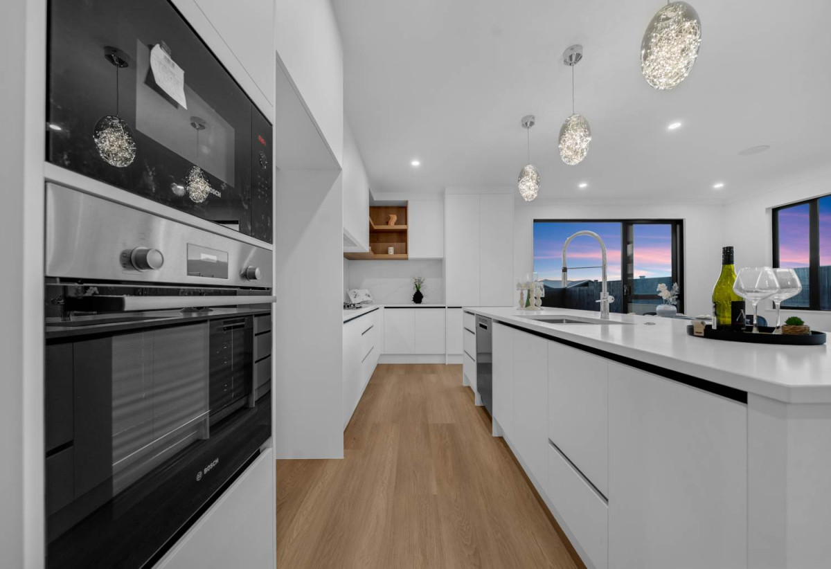 2 kitchens, Brandnew 5 beds 4.5 baths house with double garage and 1 bed granny, 34 Emerald Avenue, Karaka, Auckland