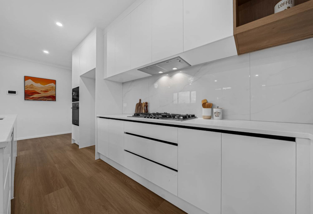 2 kitchens, Brandnew 5 beds 4.5 baths house with double garage and 1 bed granny, 34 Emerald Avenue, Karaka, Auckland