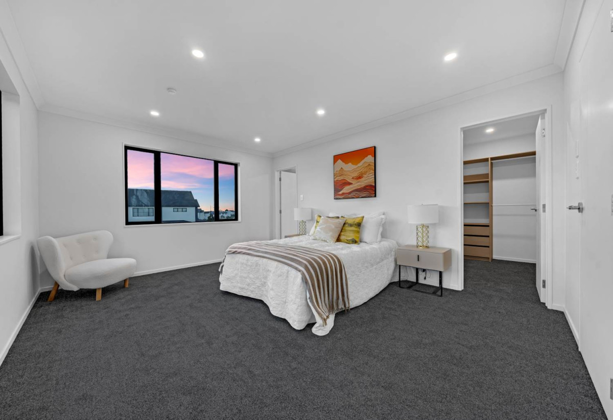 2 kitchens, Brandnew 5 beds 4.5 baths house with double garage and 1 bed granny, 34 Emerald Avenue, Karaka, Auckland