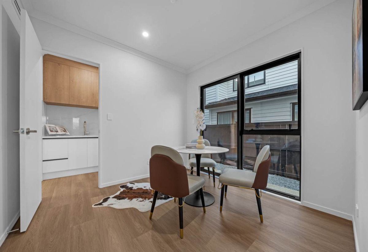 2 kitchens, Brandnew 5 beds 4.5 baths house with double garage and 1 bed granny, 34 Emerald Avenue, Karaka, Auckland