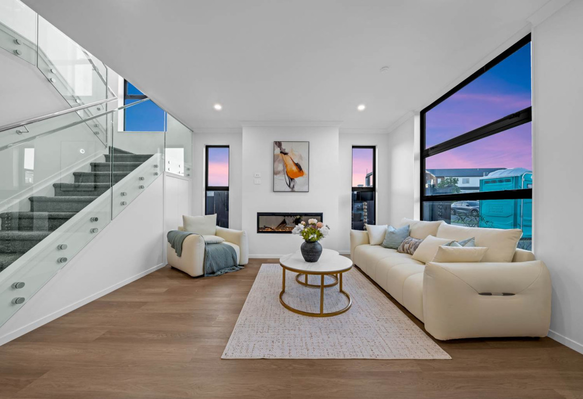 2 kitchens, Brandnew 5 beds 4.5 baths house with double garage and 1 bed granny, 34 Emerald Avenue, Karaka, Auckland