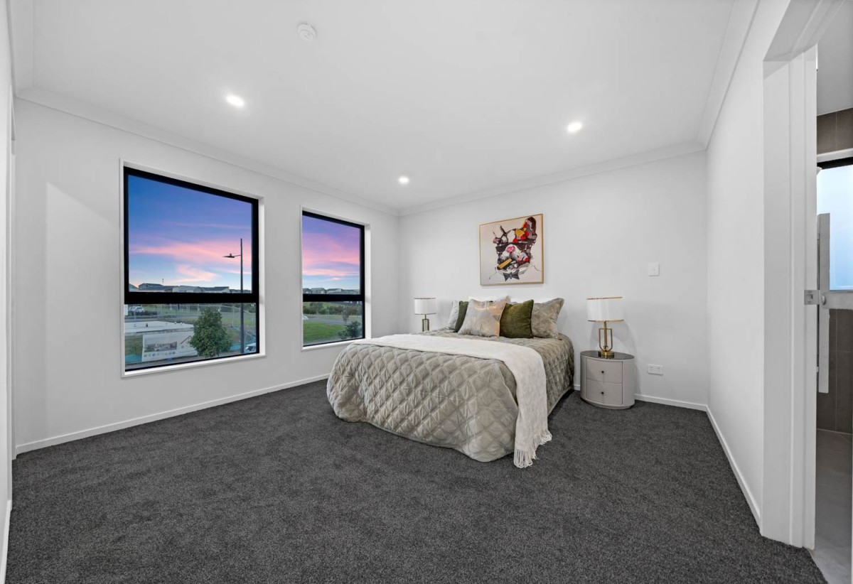 2 kitchens, Brandnew 5 beds 4.5 baths house with double garage and 1 bed granny, 34 Emerald Avenue, Karaka, Auckland